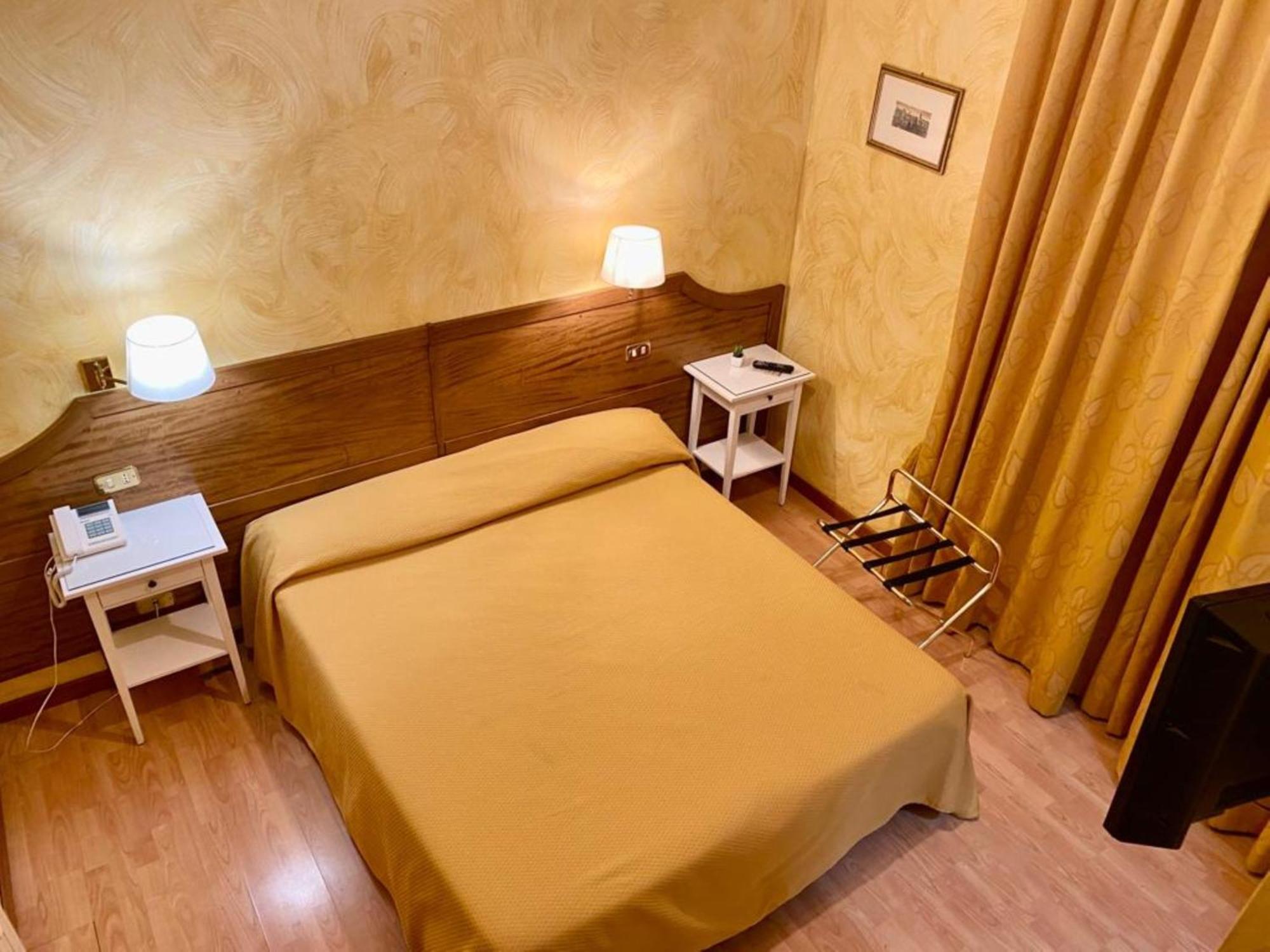 Roma Castle Termini Hotel Buitenkant foto