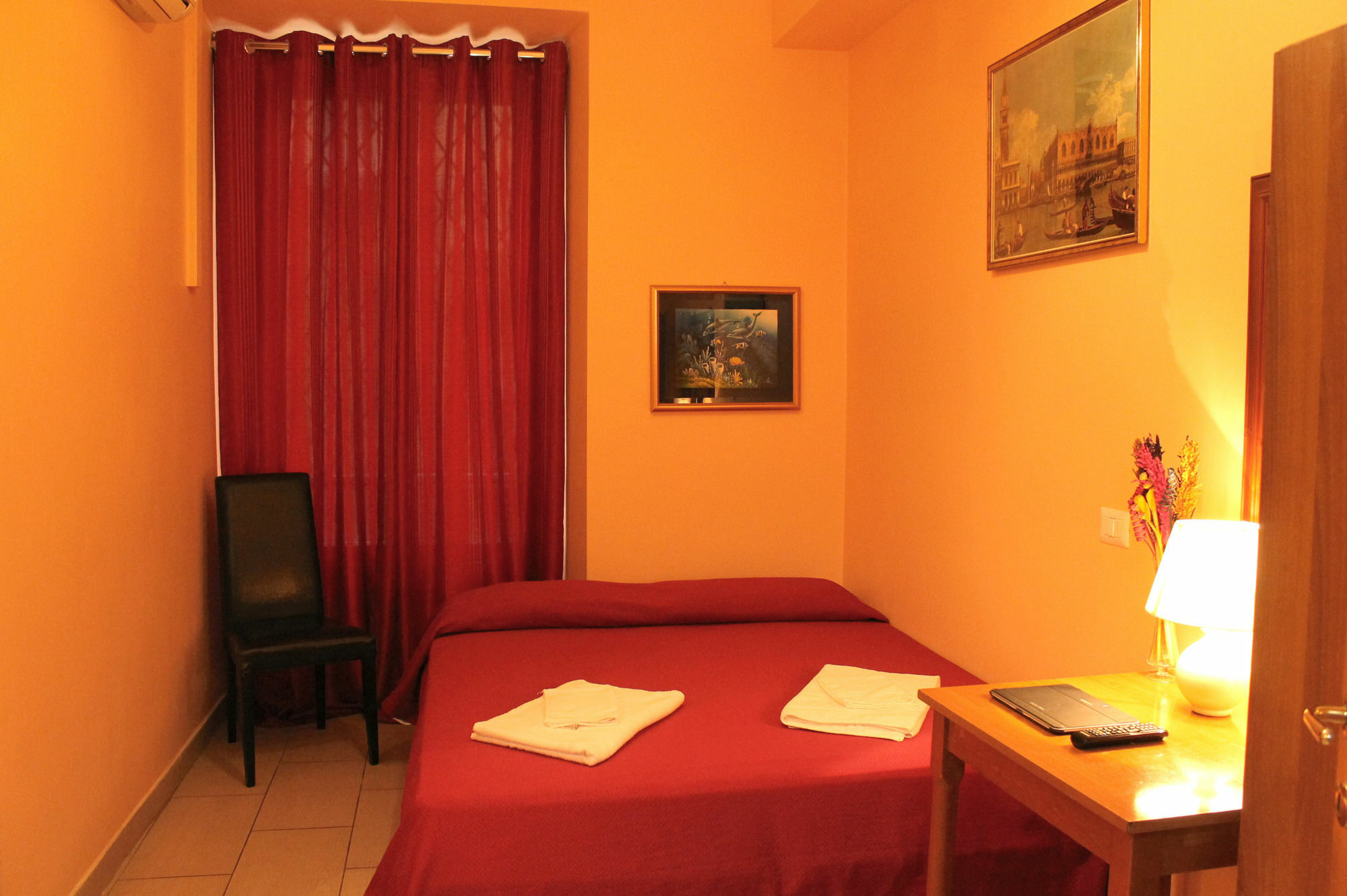 Roma Castle Termini Hotel Buitenkant foto